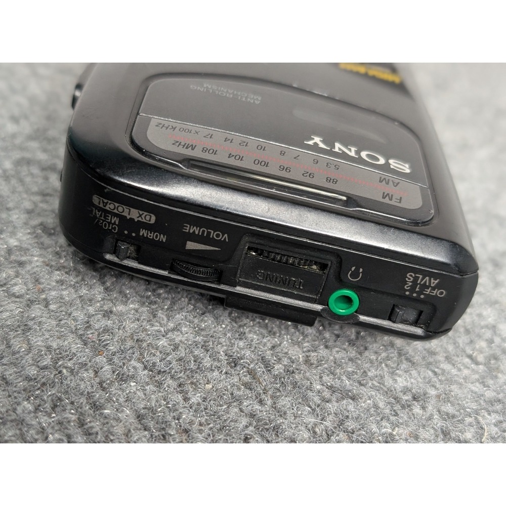Sony Walkman FM/AM WM-FX103 Radio Cassette Player Mega Base Anti-Rolling Black - Picture 6 of 12